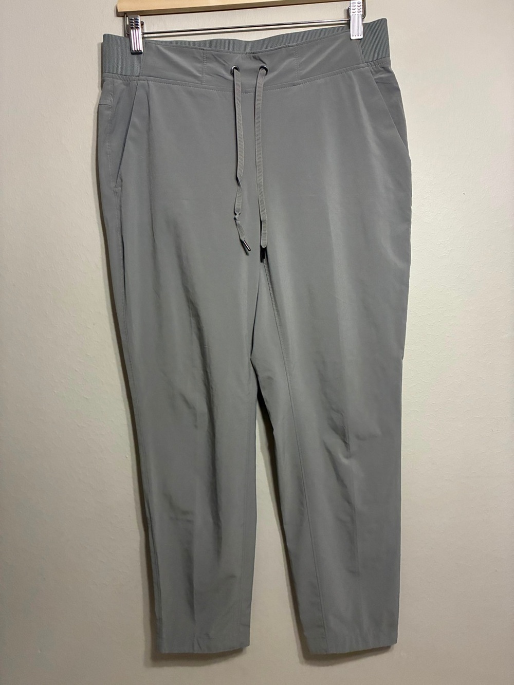 Athleta Midtown joggers pants Gray Size 10